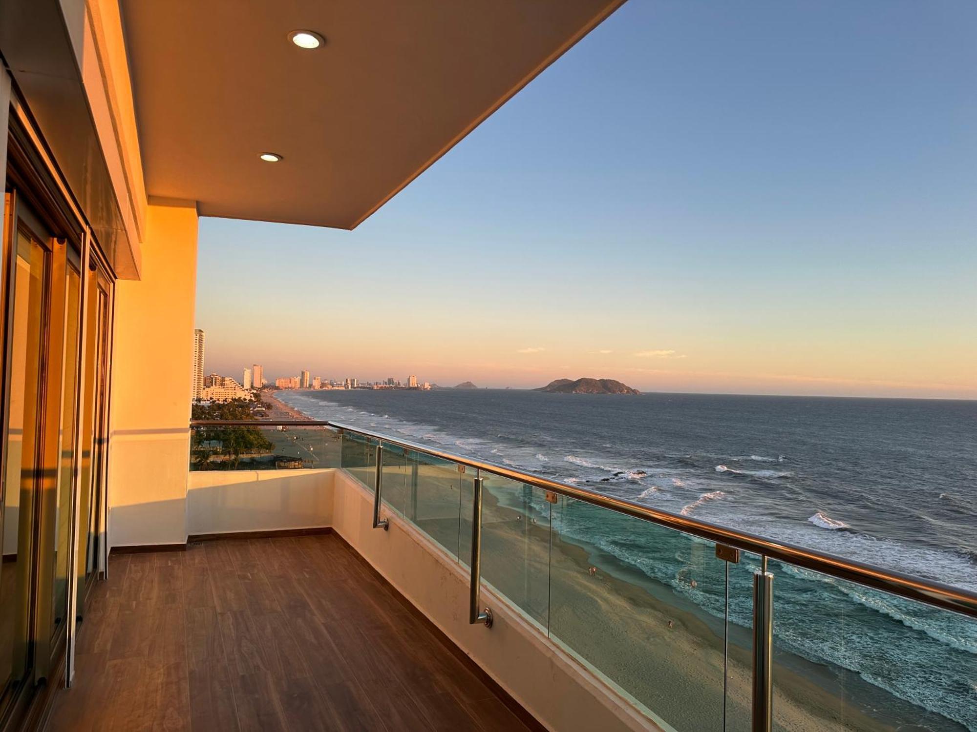 Brujas Tower Beach Resort Mazatlan Exterior photo