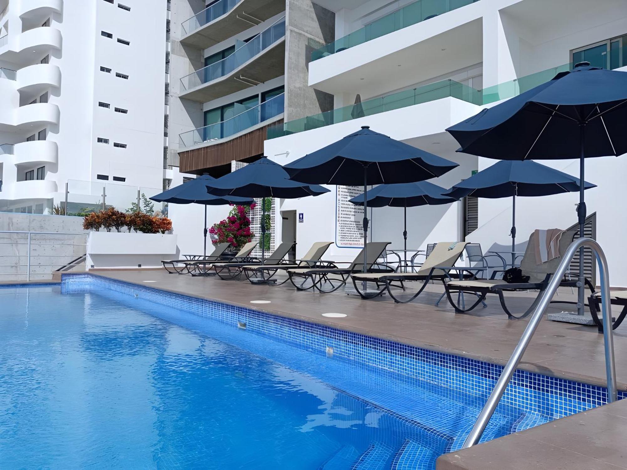 Brujas Tower Beach Resort Mazatlan Exterior photo
